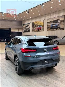 بی ئێم دەبڵیو X2